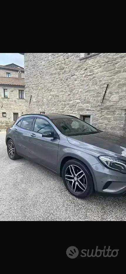 Usata Mercedes GLA220 170 CV (125 kW) 2015 Grigio SUV