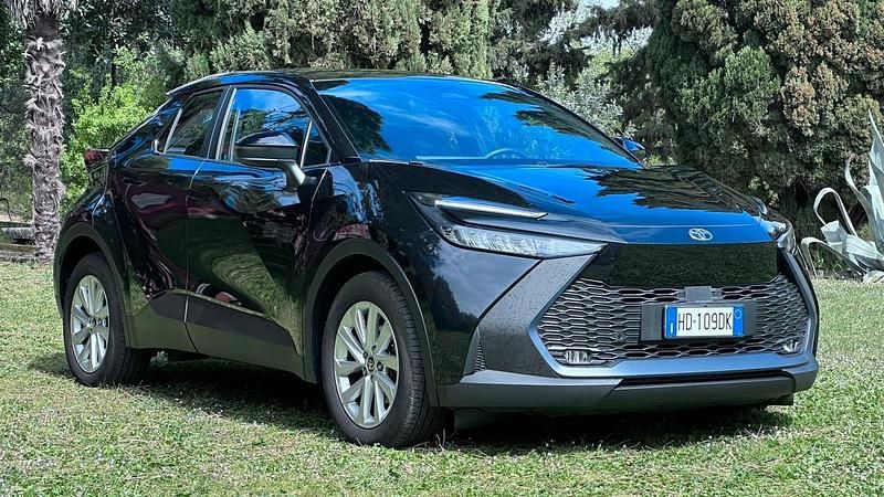 Usata Toyota C-HR Active 97 CV (71 kW) 2024 Nero SUV