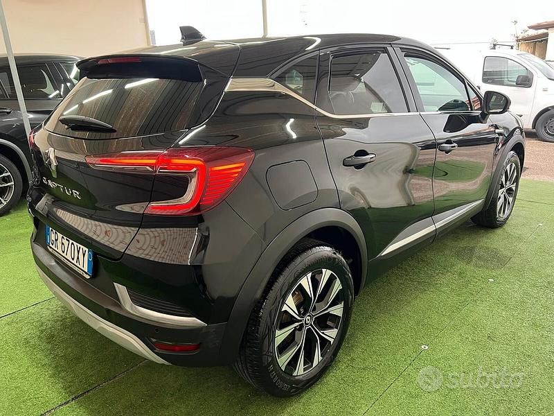 Usata Renault Captur Techno 91 CV (66 kW) 2024 Nero SUV