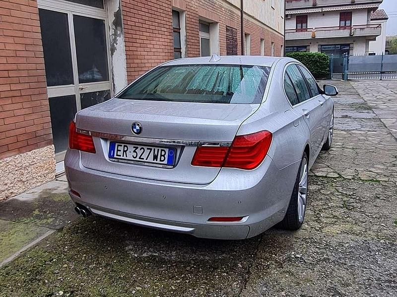 Usata BMW 730 245 CV (180 kW) 2013 Argento Berlina