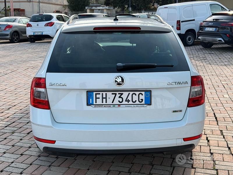 Usado Skoda Octavia G-TEC Executive 110 CV (80 kW) 2017 Blanco Familiar