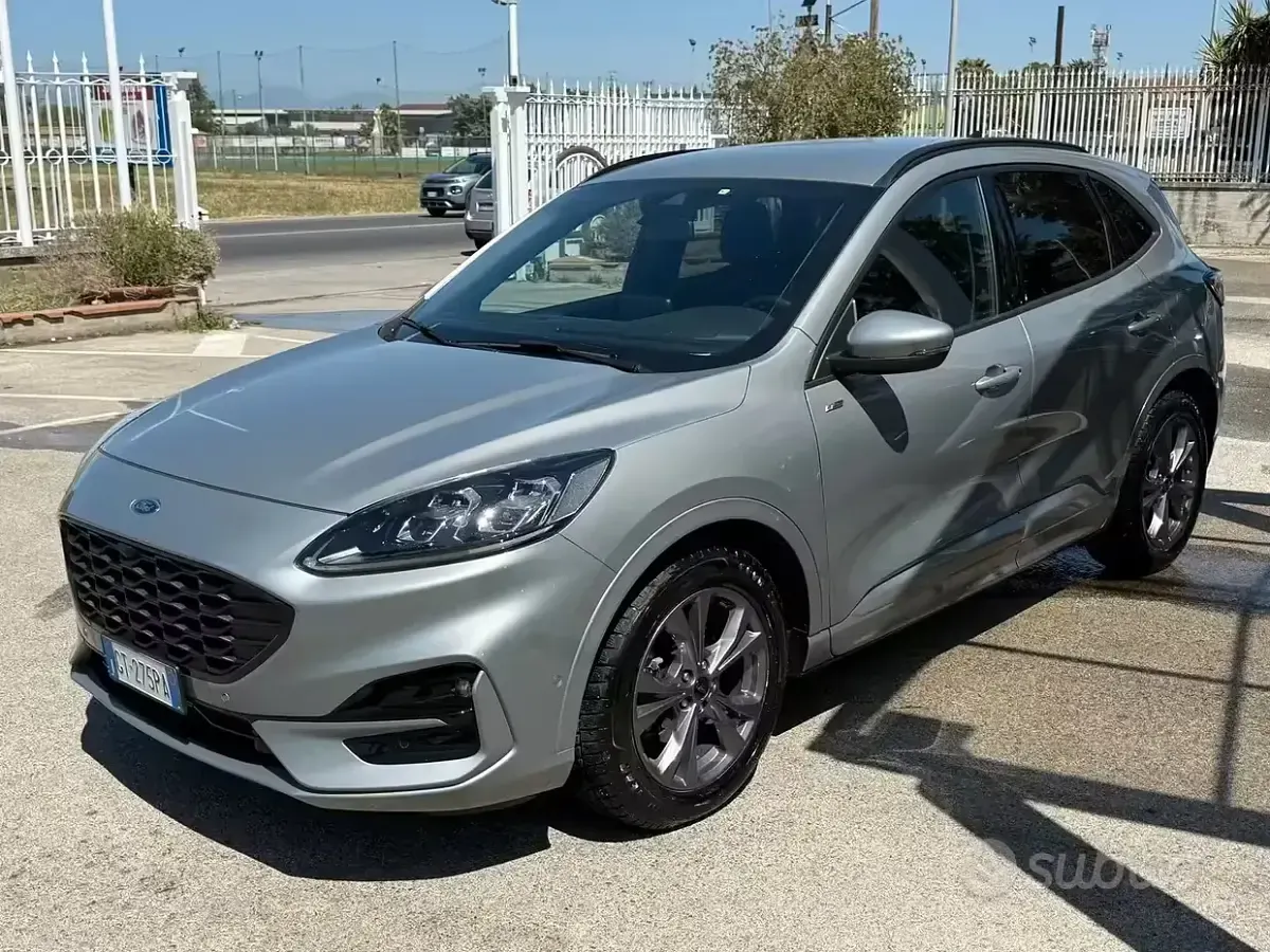 Usata Ford Kuga ST-Line 120 CV (88 kW) 2024 Grigio SUV