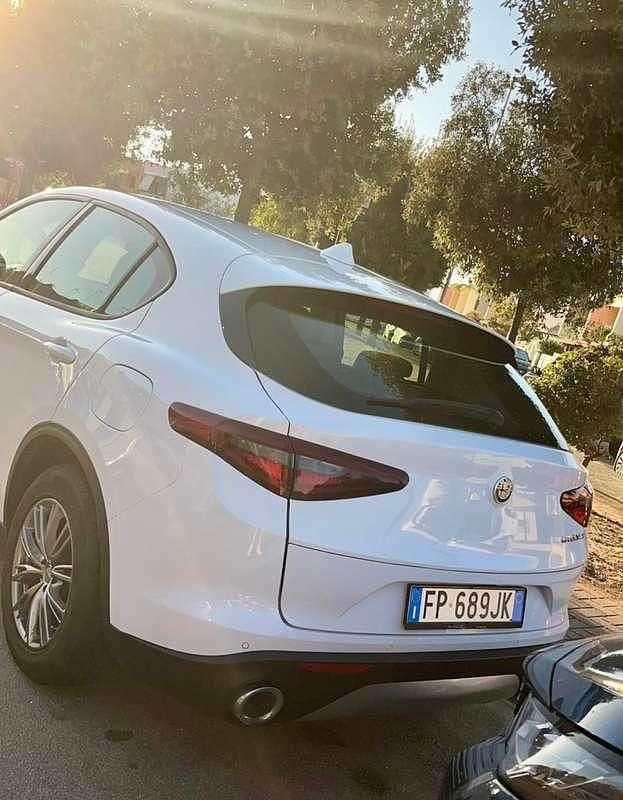 Usata Alfa Romeo Stelvio Executive 179 CV (131 kW) 2018 Bianco SUV