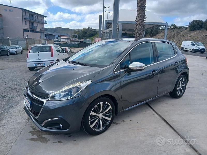 Usata Peugeot 208 Allure 75 CV (55 kW) 2016 Grigio Utilitaria
