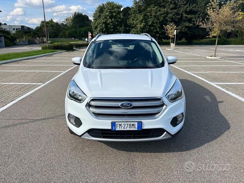 Usata Ford Kuga Titanium 120 CV (88 kW) 2017 Bianco SUV