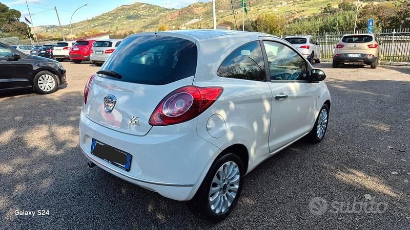 Usata Ford Ka Titanium 69 CV (50 kW) 2011 Bianco Berlina