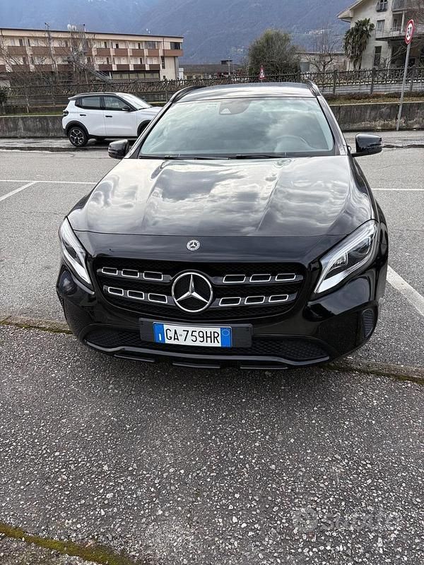 Usata Mercedes GLA180 Edition 122 CV (89 kW) 2019 Nero SUV