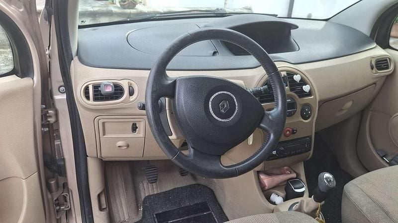 Usata Renault Modus Dynamique 75 CV (55 kW) 2005 Monovolume