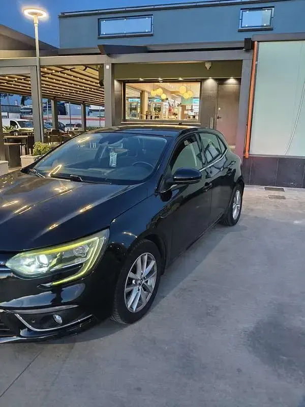 Usata Renault Mégane LIMITED 110 CV (80 kW) 2016 Berlina