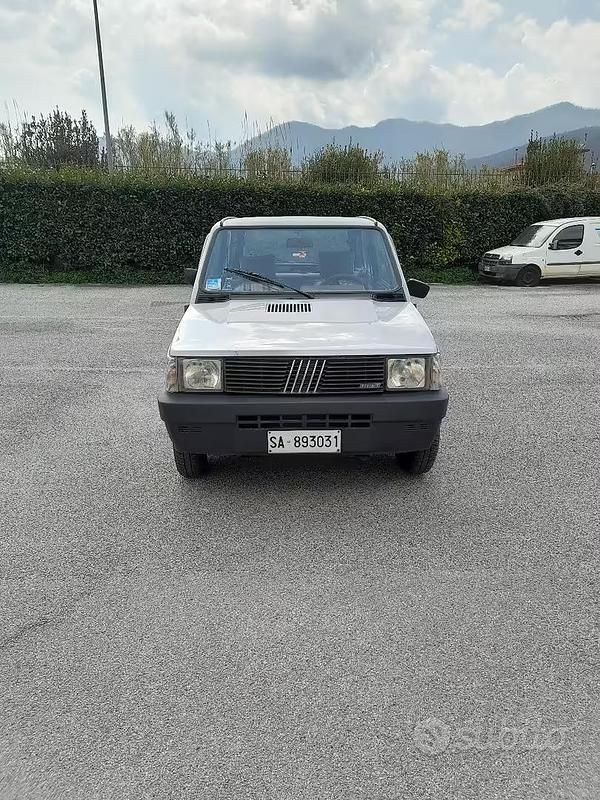 Usata Fiat Panda 4x4 48 CV (35 kW) 1983 Grigio Utilitaria