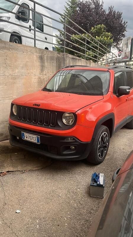 Arancione Usata 2015 Jeep Renegade Trailhawk SUV | 13.800 € (Super prezzo) - Immagine 1/4