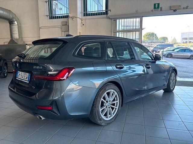 Usata BMW 316 Advantage 122 CV (89 kW) 2022 Grigio Station wagon