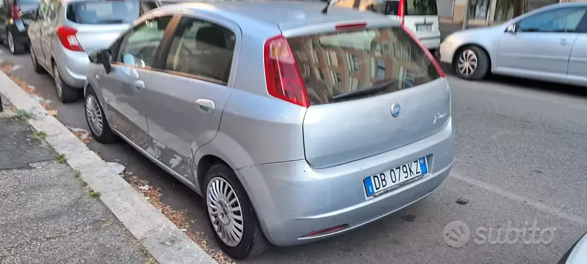 Usata Fiat Grande Punto 75 CV (55 kW) 2006 Grigio Utilitaria