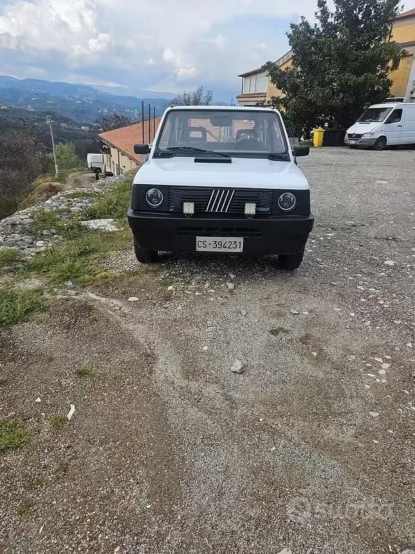 Usata Fiat 750 34 CV (25 kW) 1987 Berlina