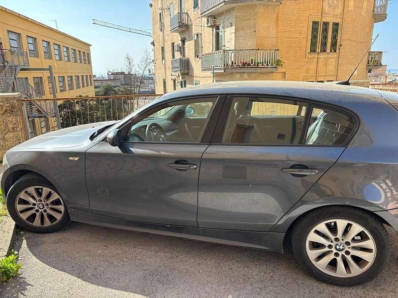 Usata BMW 120 163 CV (119 kW) 2006 Grigio Utilitaria