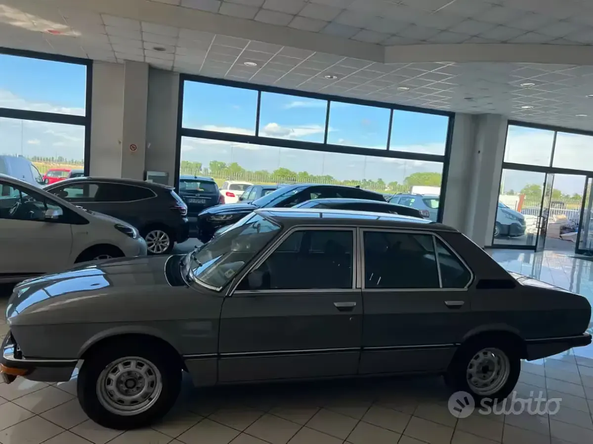 Usata BMW 518 90 CV (66 kW) 1981 Grigio Berlina