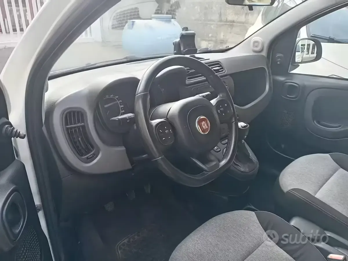 Usata Fiat Panda Lounge 69 CV (50 kW) 2017 Bianco Utilitaria
