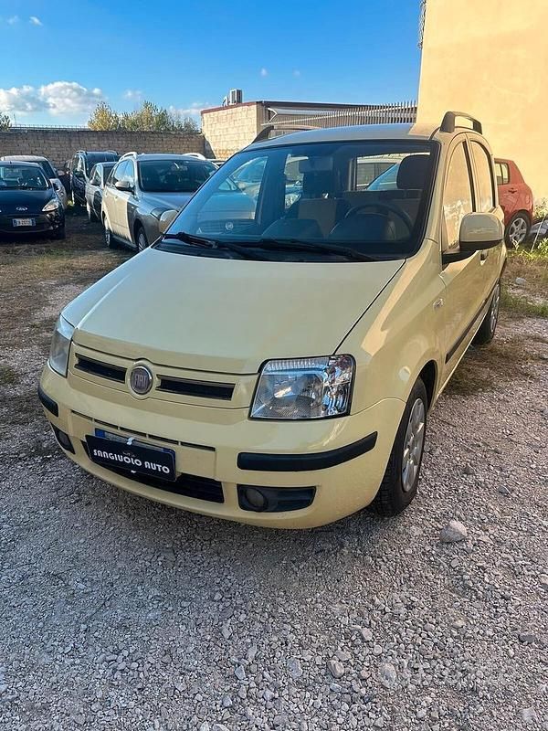Usata Fiat Panda Dynamic 54 CV (39 kW) 2010 Giallo Utilitaria