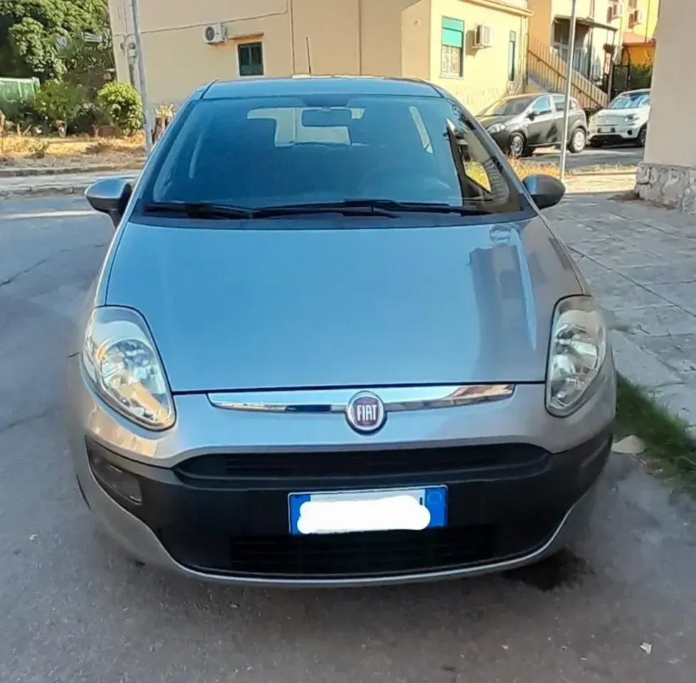 Usata Fiat Punto Evo Dynamic 75 CV (55 kW) 2010 Grigio Utilitaria