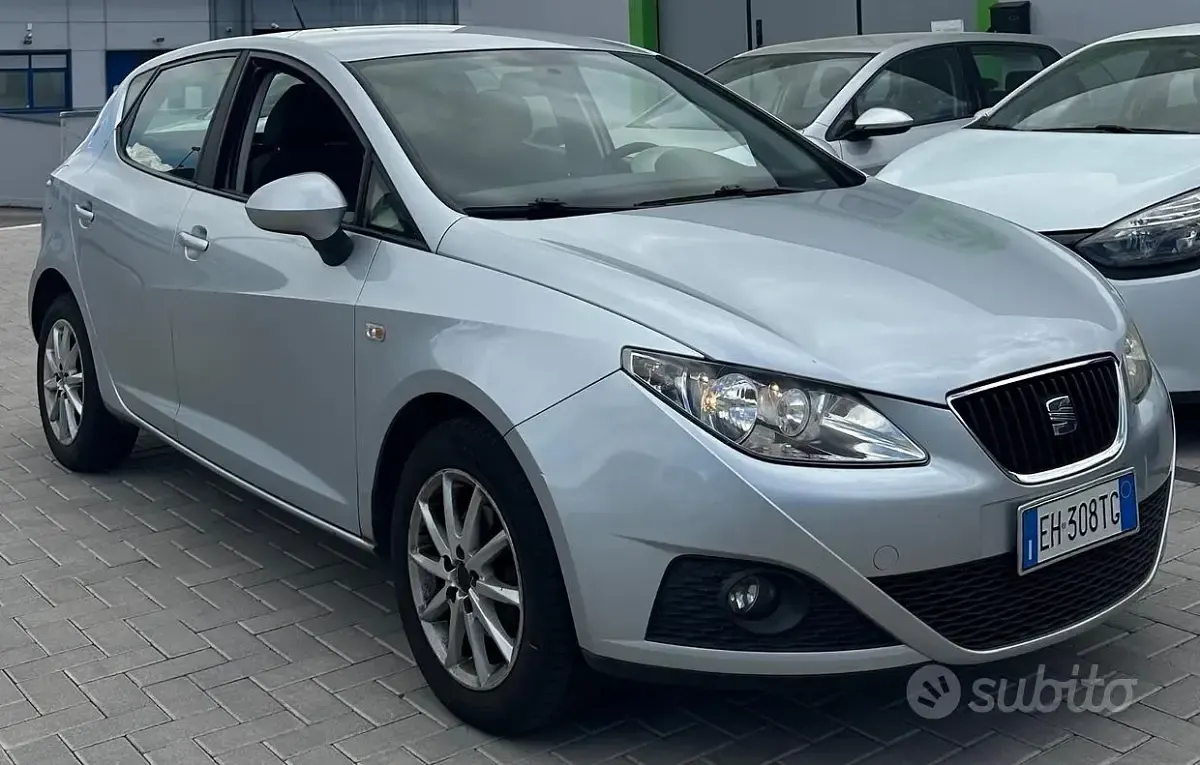 Usata Seat Ibiza Reference 75 CV (55 kW) 2011 Grigio Berlina