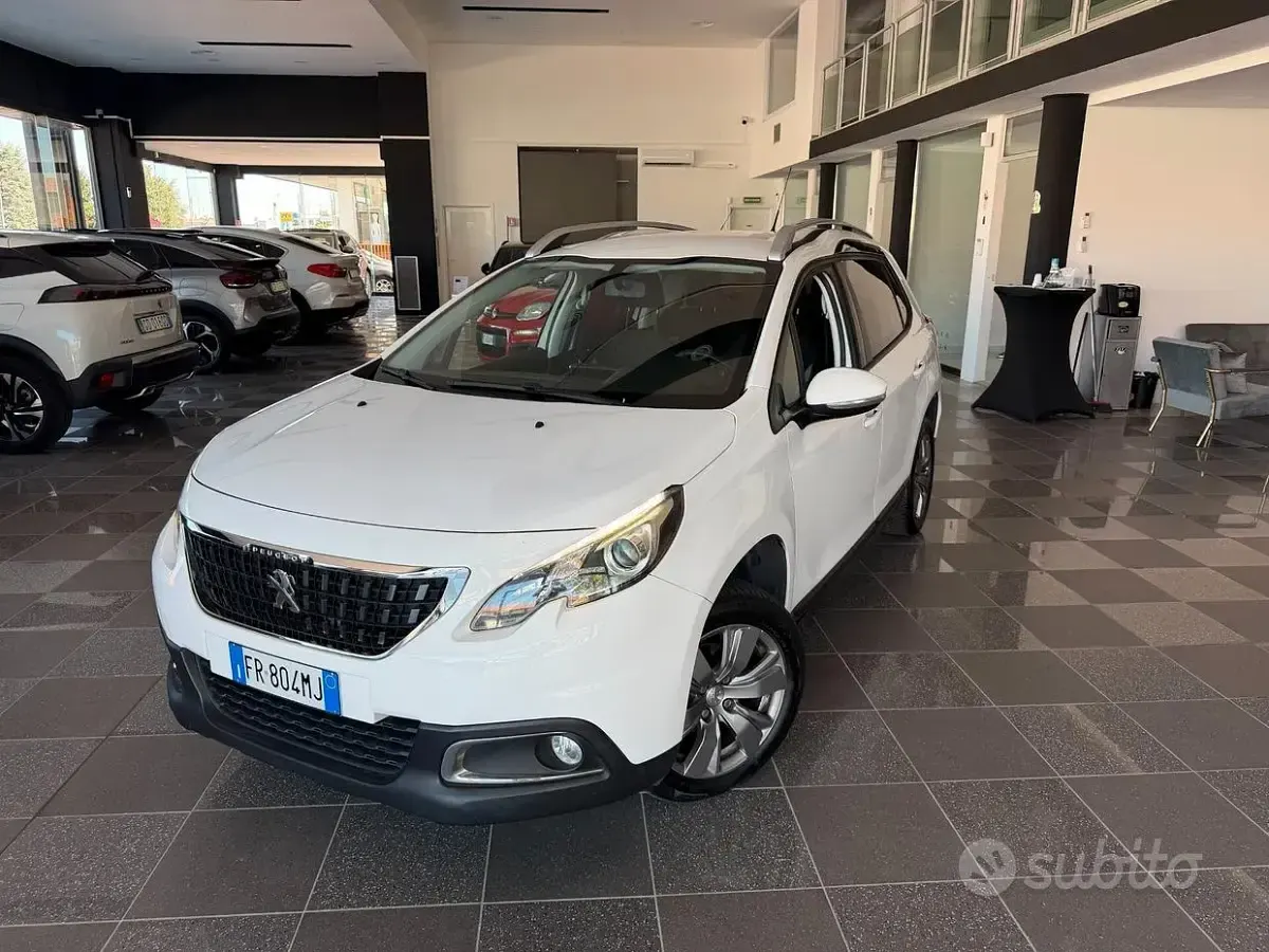 Usata Peugeot 2008 Active 75 CV (55 kW) 2018 Bianco SUV