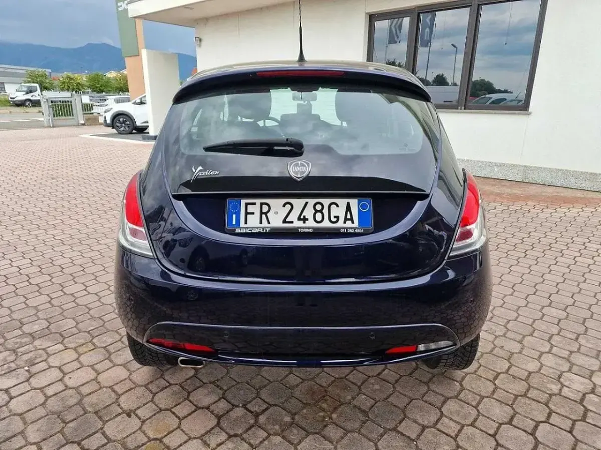 Gebraucht Lancia Ypsilon Silver 69 PS (50 kW) 2018 Blau Kleinwagen