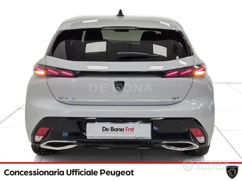 Usata Peugeot 308 GT 114 kW (156 CV) 2023 Bianco Berlina