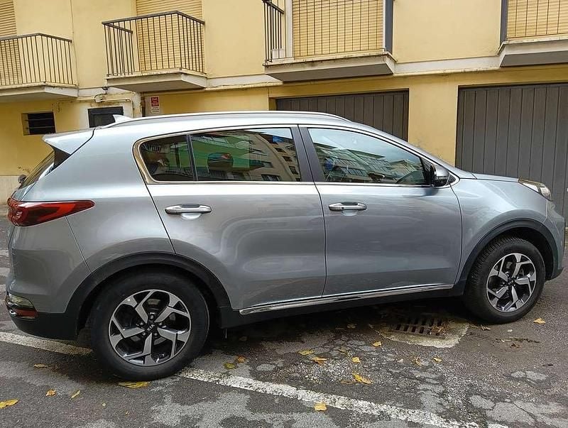 Grigio Usata 2020 Kia Sportage SUV | 18.200 € (Buon prezzo) - Immagine 1/4