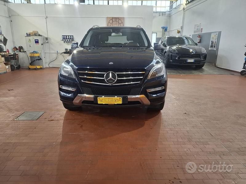 Käytetty Mercedes ML250 Premium 204 HP (150 kW) 2013 Sininen Katumaasturi