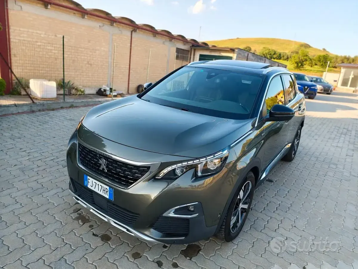 Usata Peugeot 3008 GT-line 120 CV (88 kW) 2017 Grigio SUV