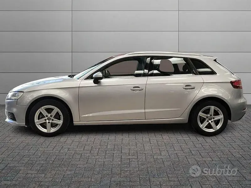 Usata Audi A3 Business 116 CV (85 kW) 2018 Grigio Berlina