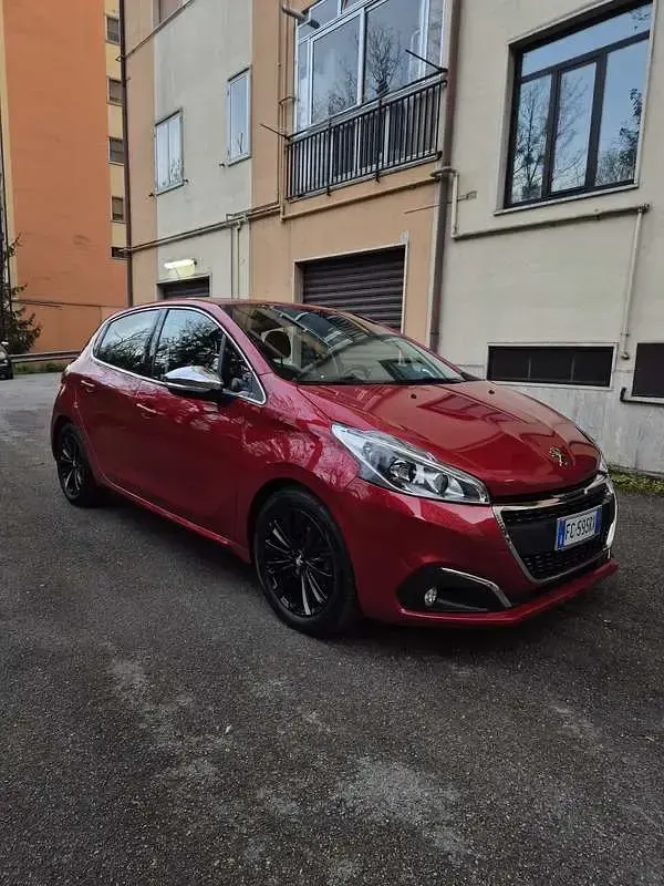 Usata Peugeot 208 Allure 99 CV (72 kW) 2016 Utilitaria