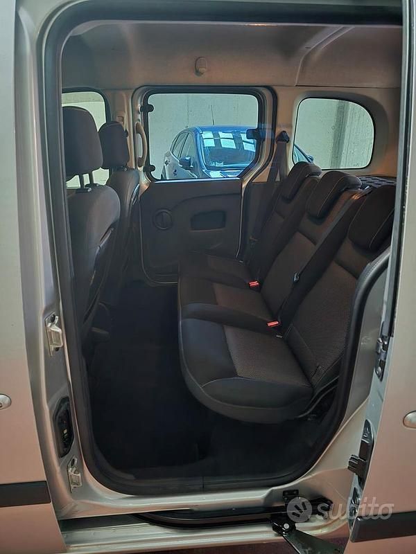 Usata Renault Kangoo 90 CV (66 kW) 2016 Grigio Monovolume