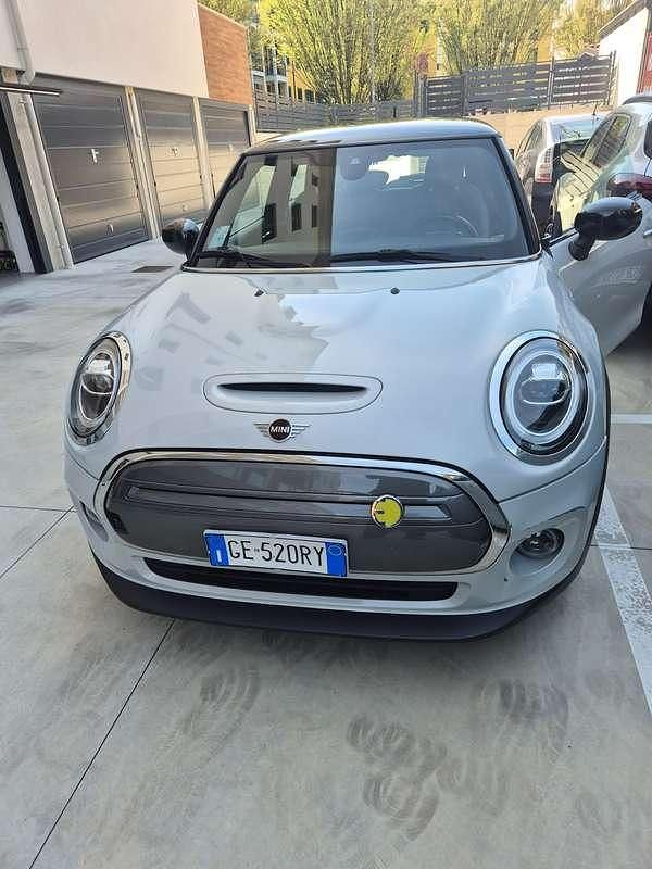 Usata Mini Cooper SE 135 kW (184 CV) 2021 Argento Utilitaria