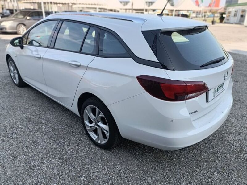 Usato 2021 Opel Astra 1.5 Diesel 105 CV (16.900 €)