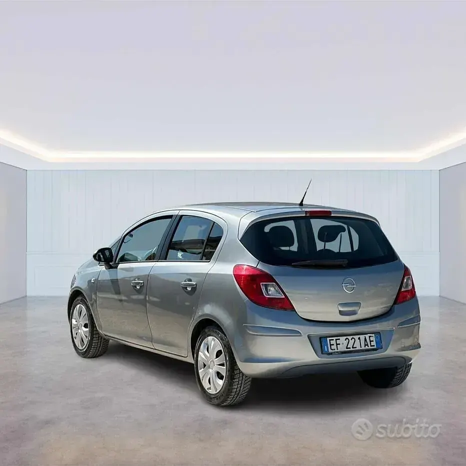 Usata Opel Corsa 75 CV (55 kW) 2011 Grigio Utilitaria