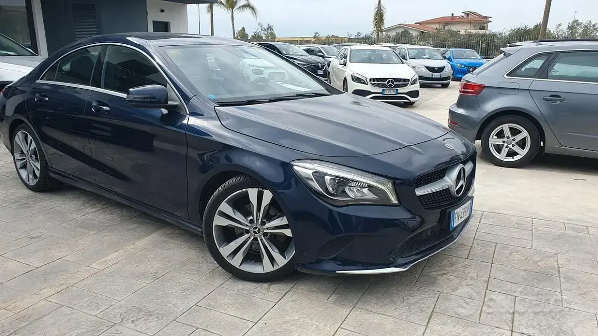 Usata Mercedes CLA200 136 CV (100 kW) 2018 Blu Coupé