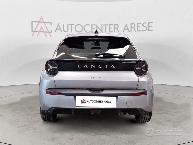 Usata Lancia Ypsilon 110 CV (80 kW) 2025 Grigio Utilitaria