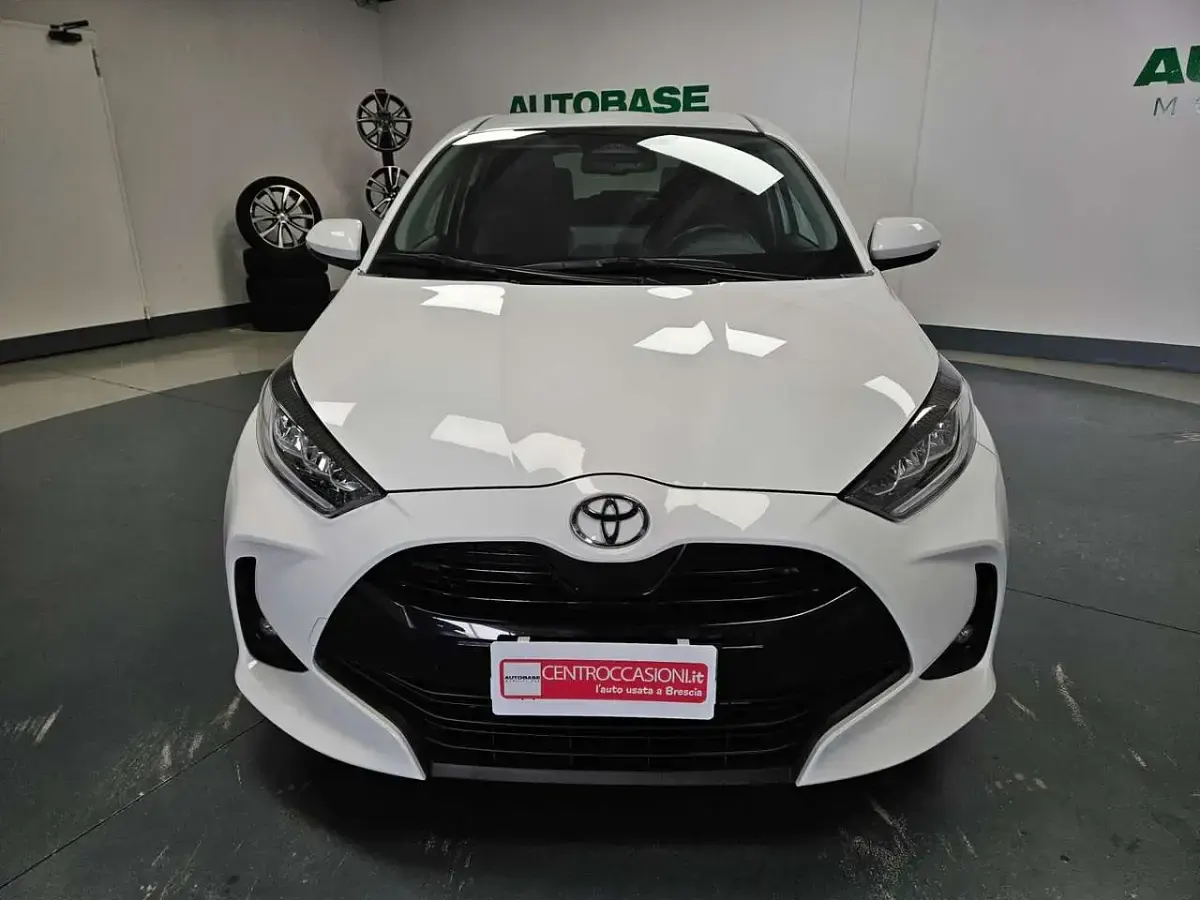 Usata Toyota Yaris Trend 92 CV (67 kW) 2024 Bianco Utilitaria