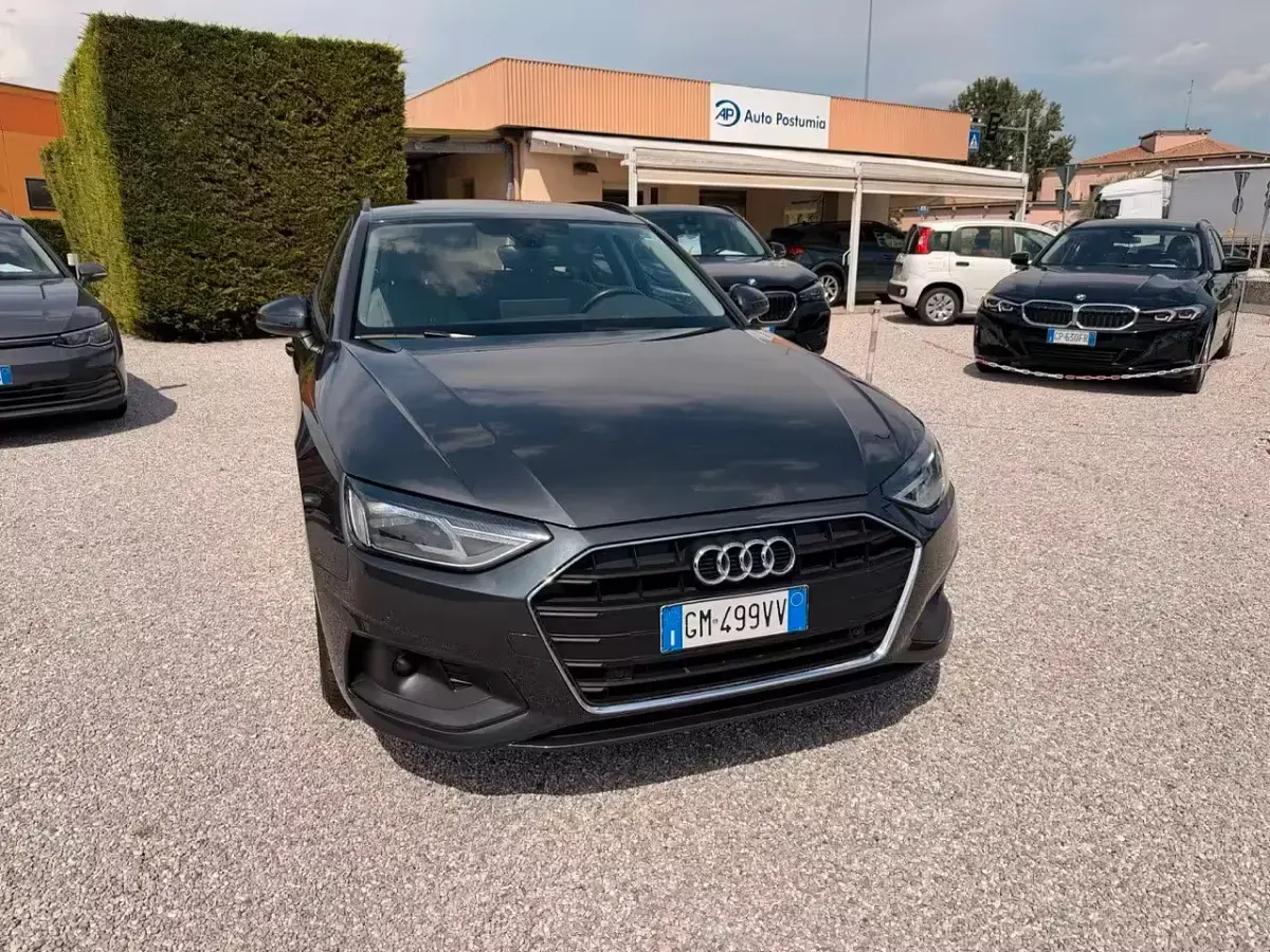 Usata Audi A4 Business 163 CV (119 kW) 2023 Grigio Station wagon