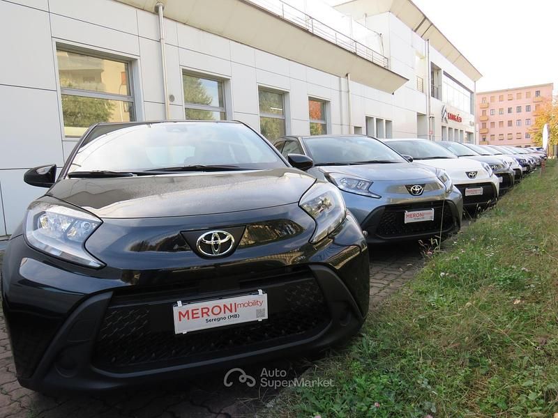 Nuova Toyota Aygo Active 72 CV (52 kW) 2025 Nero Utilitaria