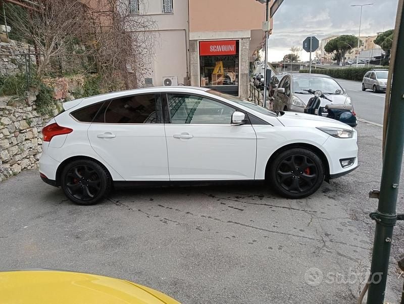 Usata Ford Focus Titanium 120 CV (88 kW) 2017 Bianco Berlina