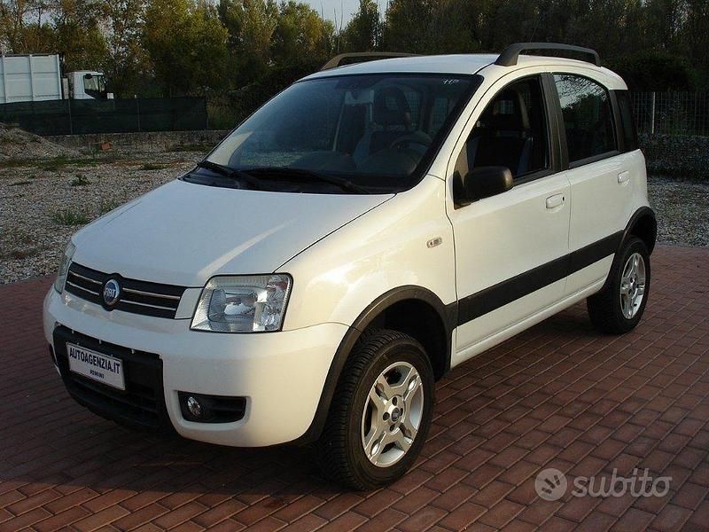 Usata Fiat Panda 4x4 Climbing 69 CV (50 kW) 2008 Bianco Utilitaria