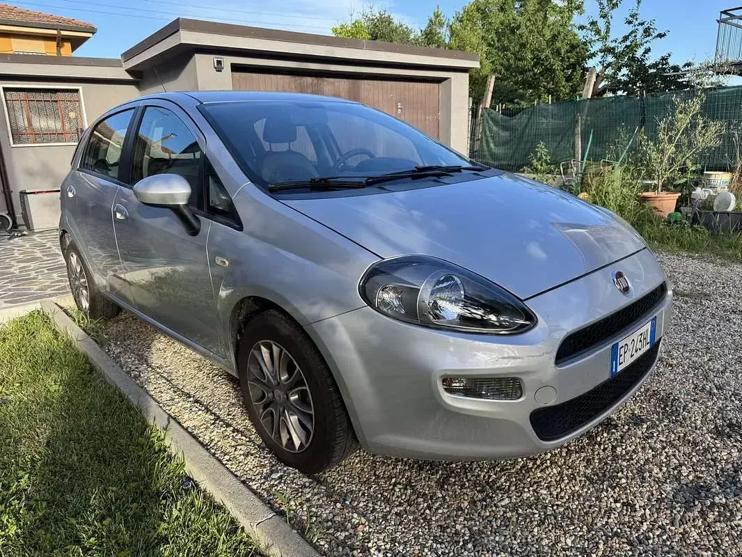 Usata Fiat Punto Evo Easy 77 CV (56 kW) 2012 Argento Utilitaria