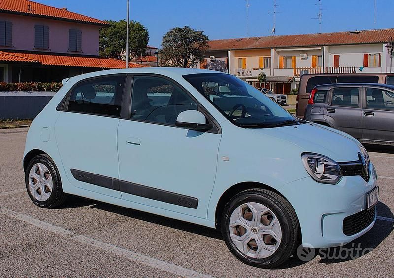 Usata Renault Twingo 65 CV (47 kW) 2019 Blu Utilitaria