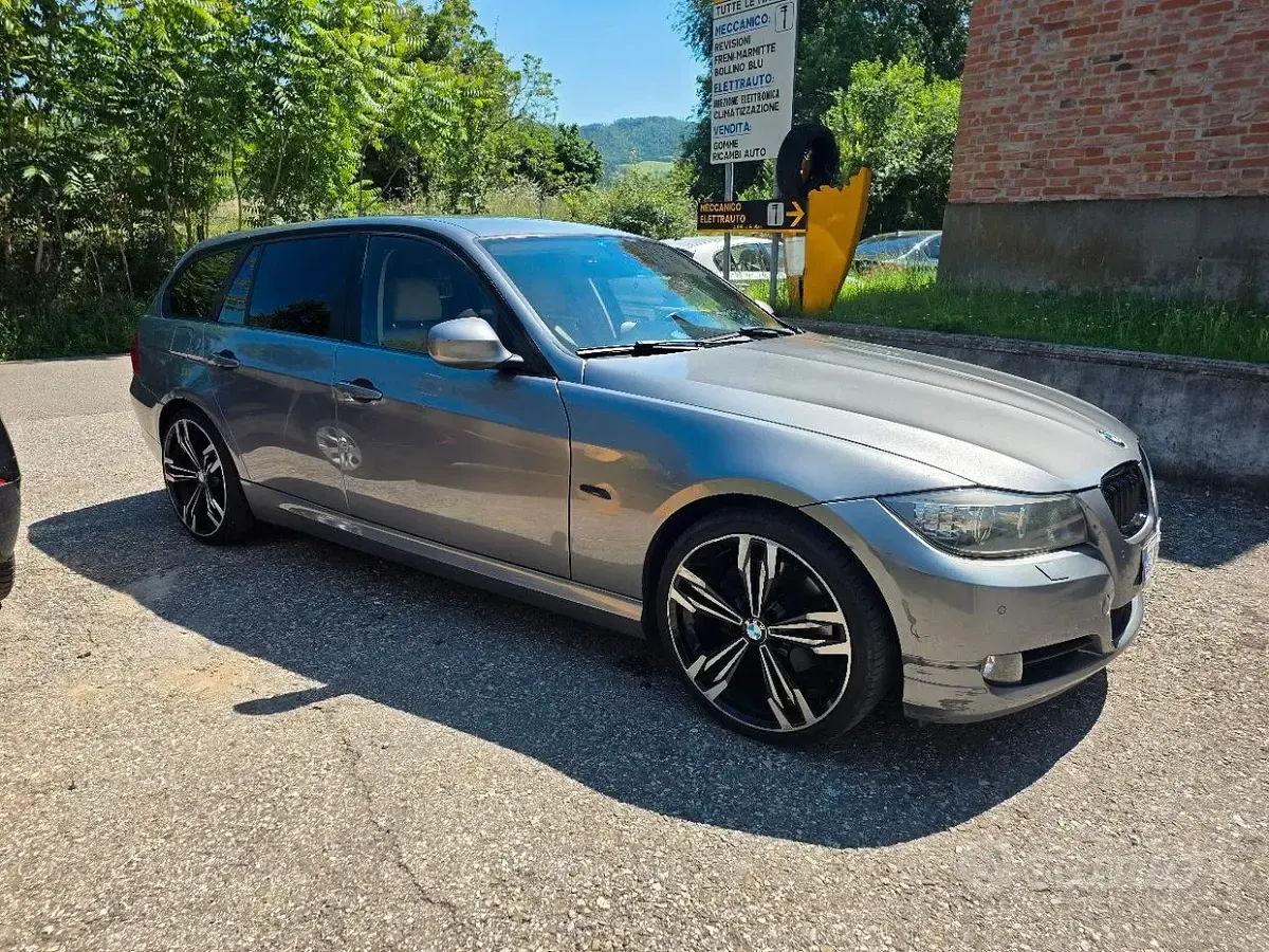 Usata BMW 320 184 CV (135 kW) 2010 Grigio Station wagon