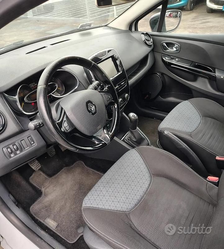 Usata Renault Clio GrandTour 90 CV (66 kW) 2013 Bianco Station wagon