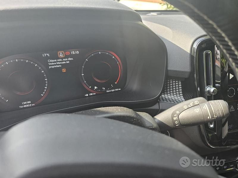 Usata Volvo XC40 R-Design 150 CV (110 kW) 2020 Grigio SUV