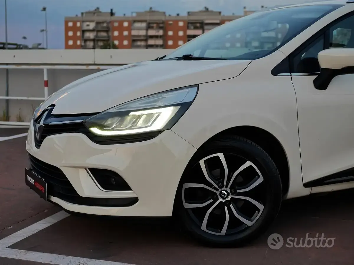 Usata Renault Clio 90 CV (66 kW) 2017 Beige Station wagon