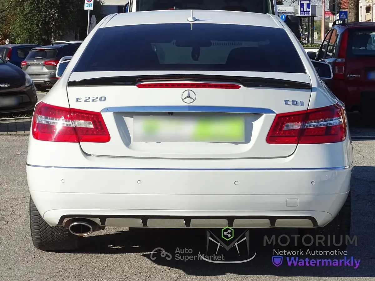 Usata Mercedes E200 Avantgarde 170 CV (125 kW) 2010 Bianco Coupé